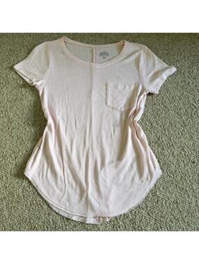 Hollister Co. baby pink baby tee
